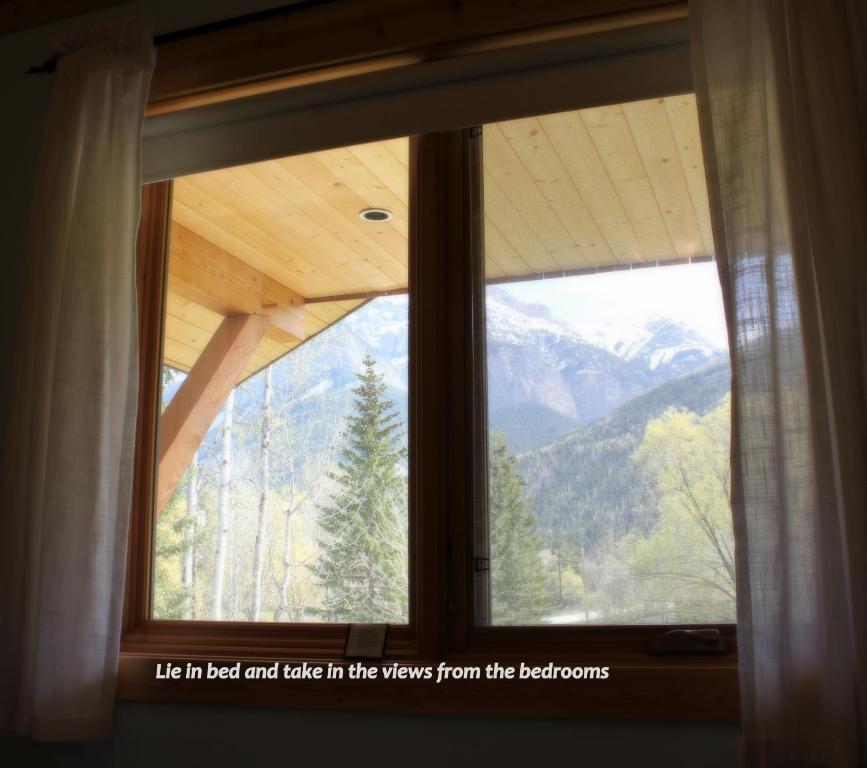 Kicking Horse Kabins Golden Habitación foto