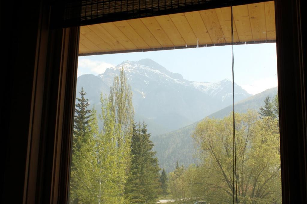Kicking Horse Kabins Golden Habitación foto