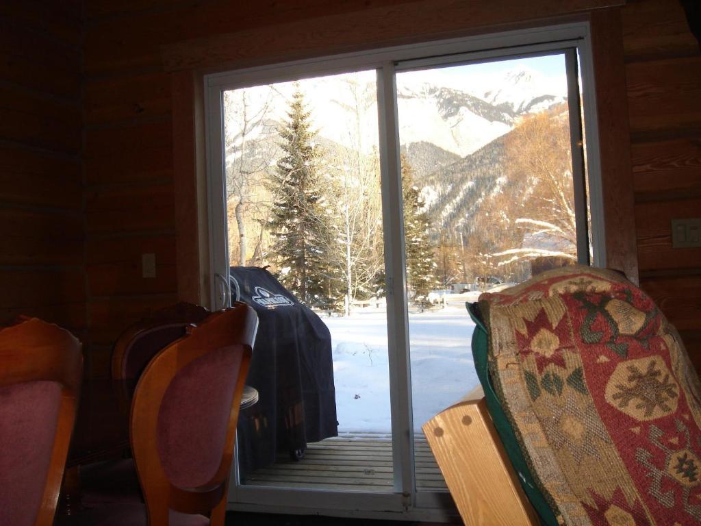 Kicking Horse Kabins Golden Habitación foto