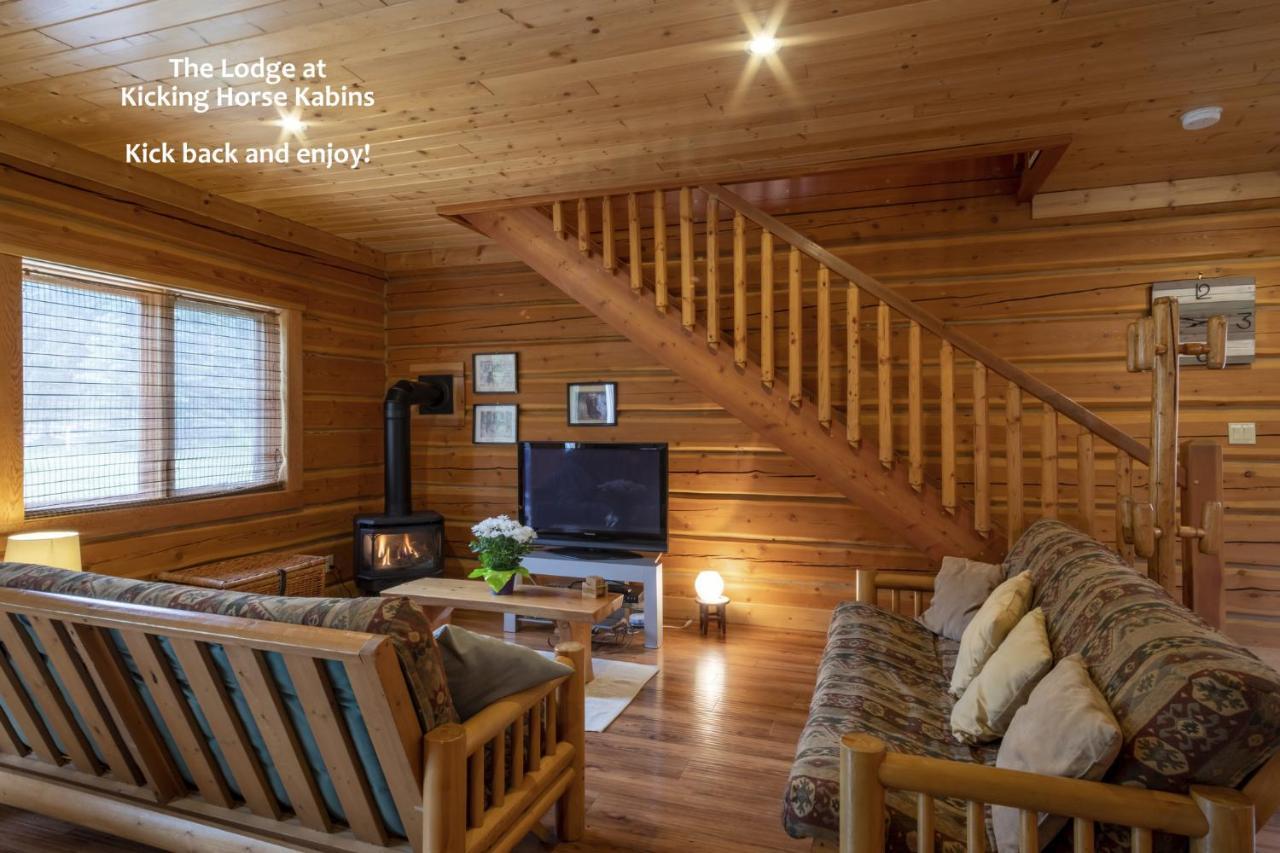 Kicking Horse Kabins Golden Exterior foto