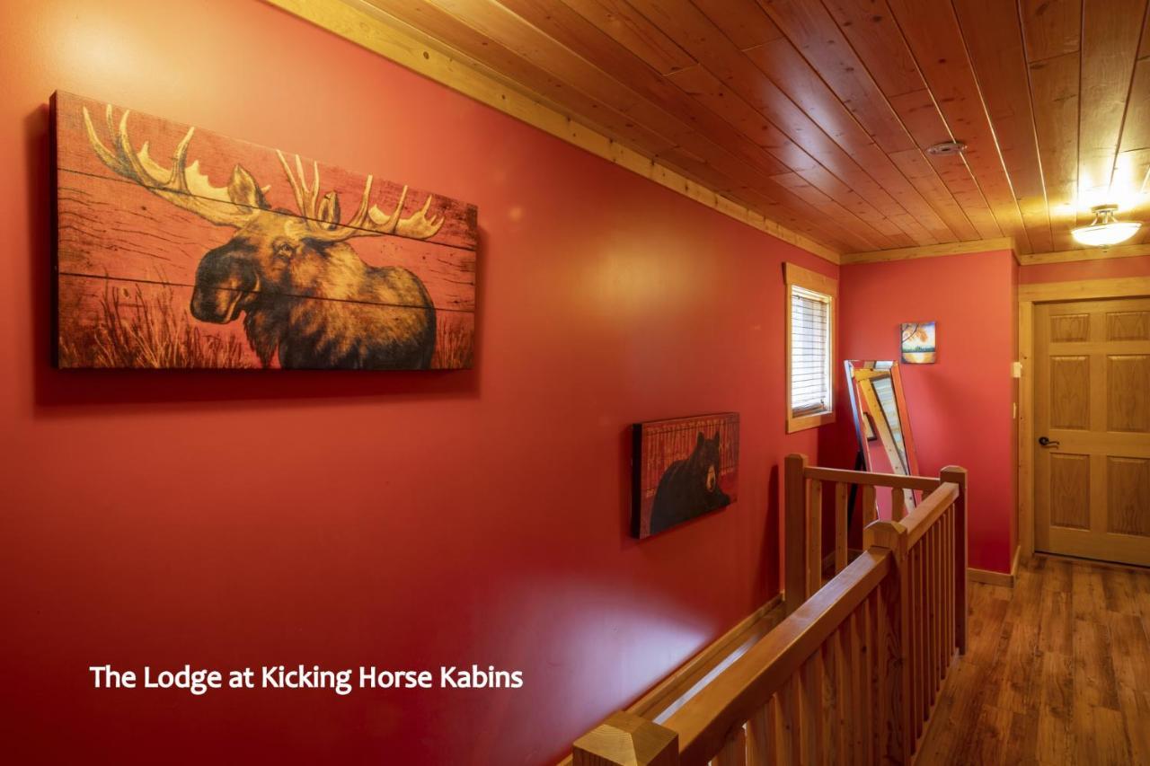 Kicking Horse Kabins Golden Exterior foto