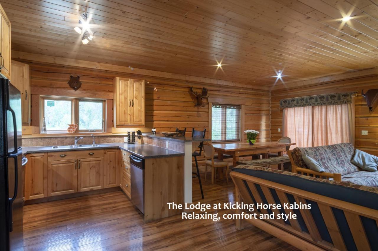 Kicking Horse Kabins Golden Exterior foto