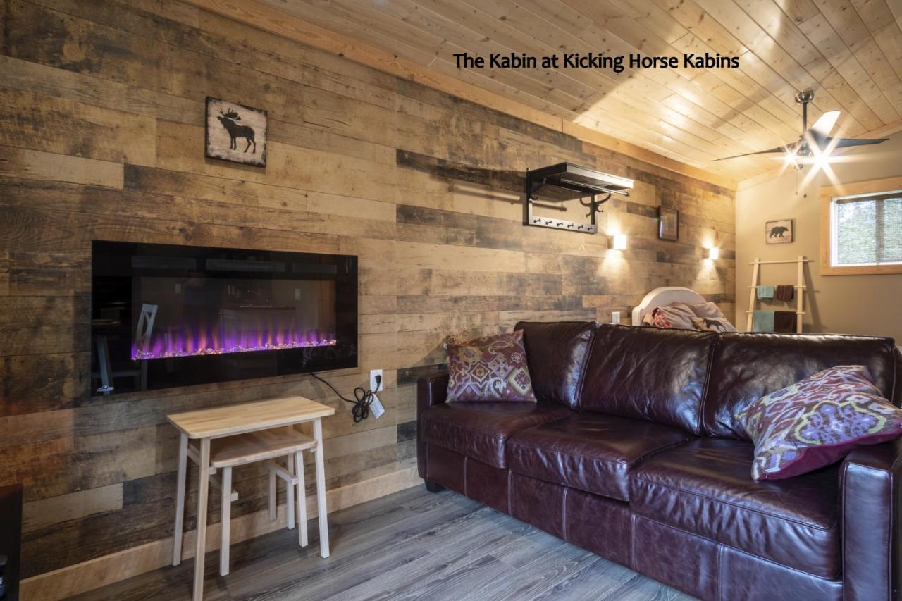Kicking Horse Kabins Golden Exterior foto