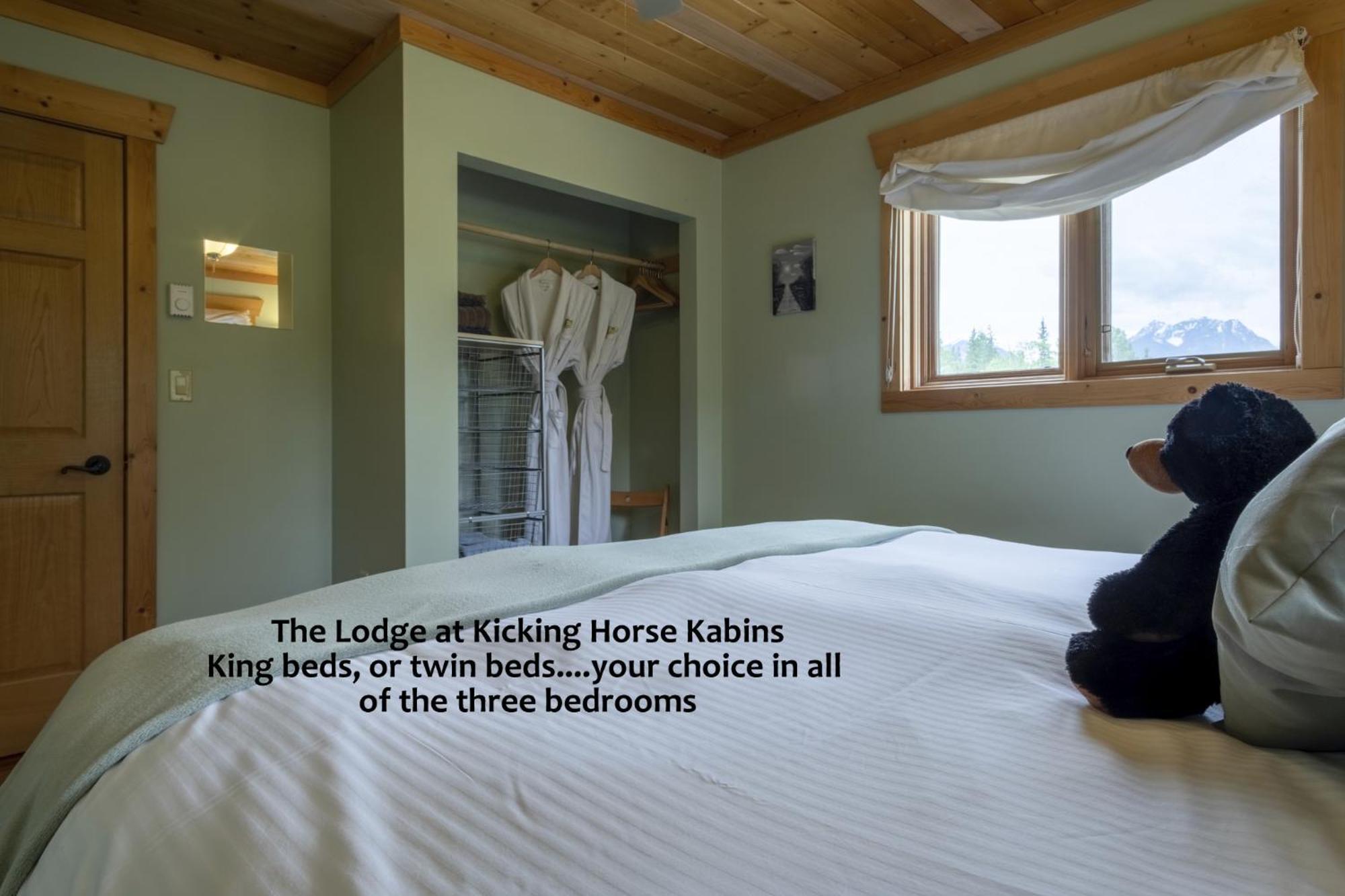 Kicking Horse Kabins Golden Exterior foto