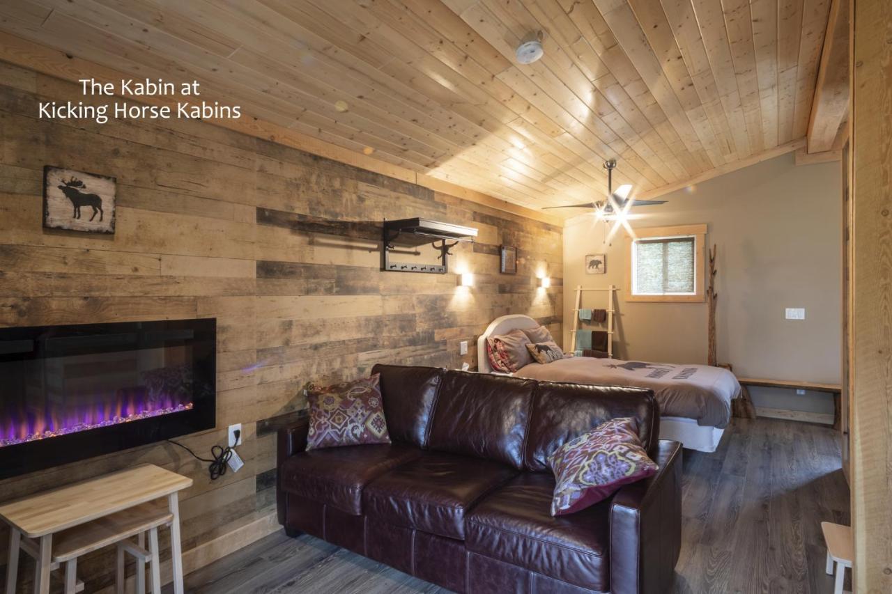 Kicking Horse Kabins Golden Exterior foto