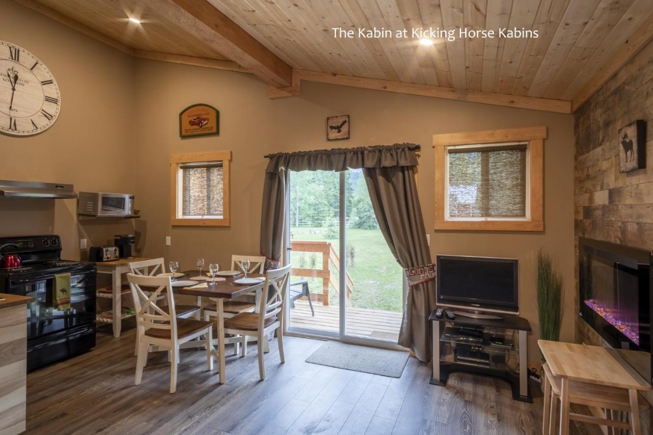 Kicking Horse Kabins Golden Exterior foto