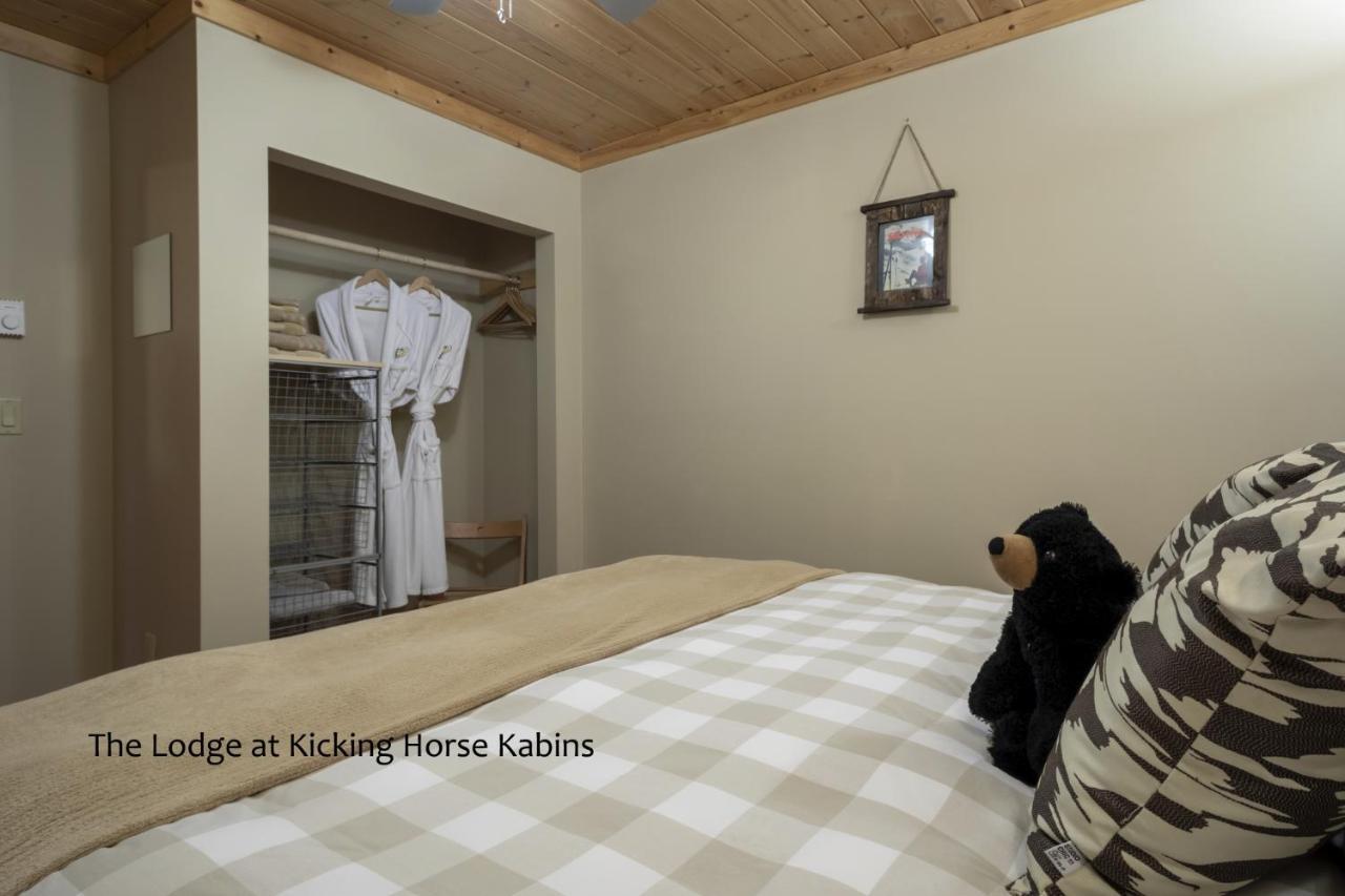 Kicking Horse Kabins Golden Exterior foto